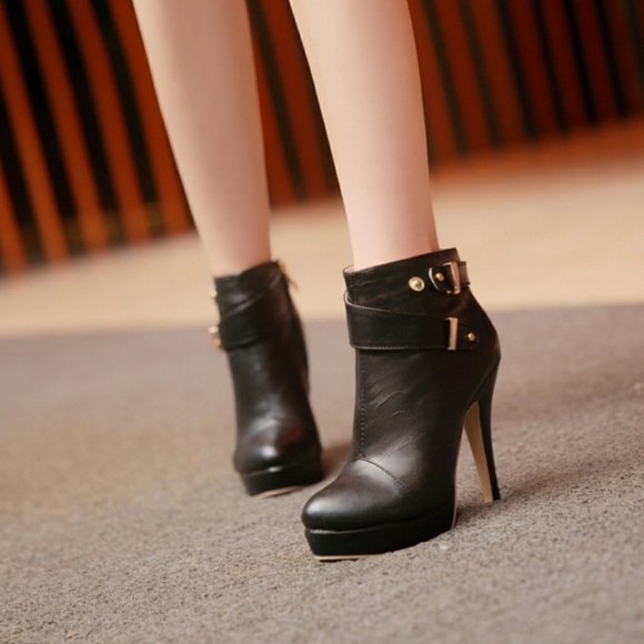 NEW Rare 2-in-1 Convertible Black Boots - Picture 3 of 4